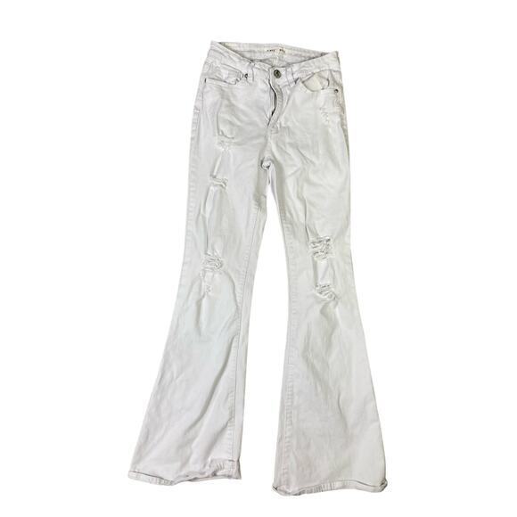 Almost Famous Women's High Rise Flare Ripped Jeans White‎ Size 5 - Picture 1 of 10